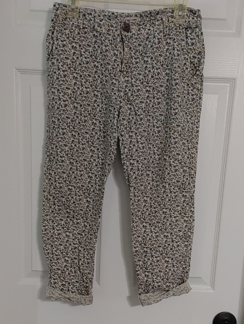 aerie Capris Floral Print on White Pants Rolled Cuff Women's Size 8/10 Casual - Picture 3 of 7